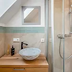 Namaste Homes - - Altstadt - 2 Schlafzimmer *