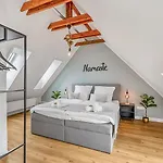 Namaste Homes - - Altstadt - 2 Schlafzimmer アパート