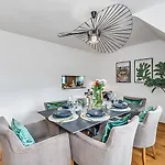 Namaste Homes - - Altstadt - 2 Schlafzimmer *