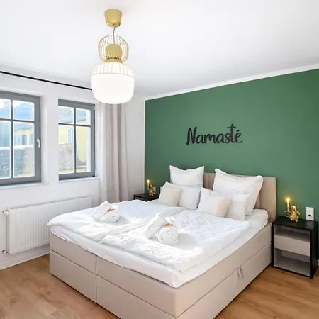 Namaste Homes - - Altstadt - 2 Schlafzimmer *