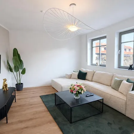 Namaste Homes - - Altstadt - 2 Schlafzimmer *