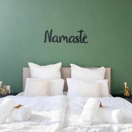 Namaste Homes - - Altstadt - 2 Schlafzimmer *