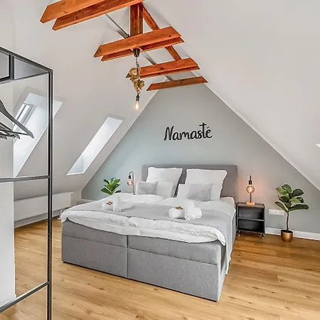 Namaste Homes - - Altstadt - 2 Schlafzimmer Apartament