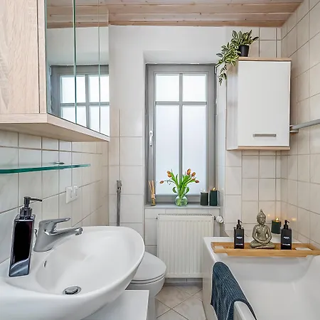 Namaste Homes - - Altstadt - 2 Schlafzimmer *