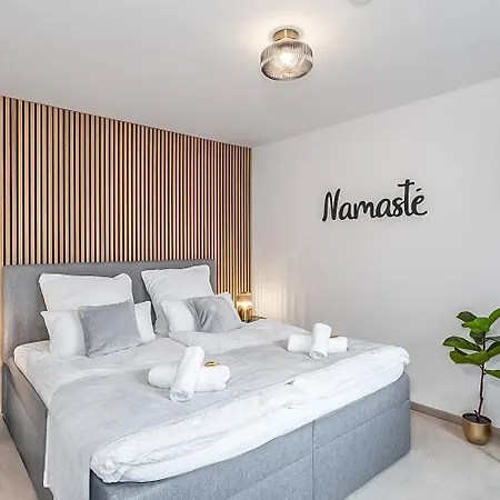 Namaste Homes - - Altstadt - 2 Schlafzimmer Apartament