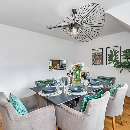 Namaste Homes - - Altstadt - 2 Schlafzimmer *