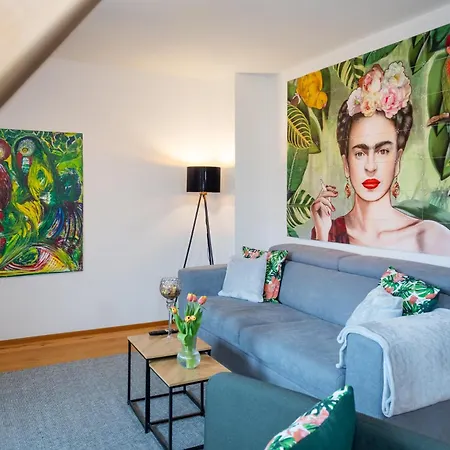 Namaste Homes - - Altstadt - 2 Schlafzimmer Apartament